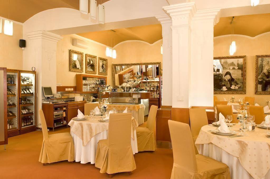 Hotel Academic Zvolen Esterno foto